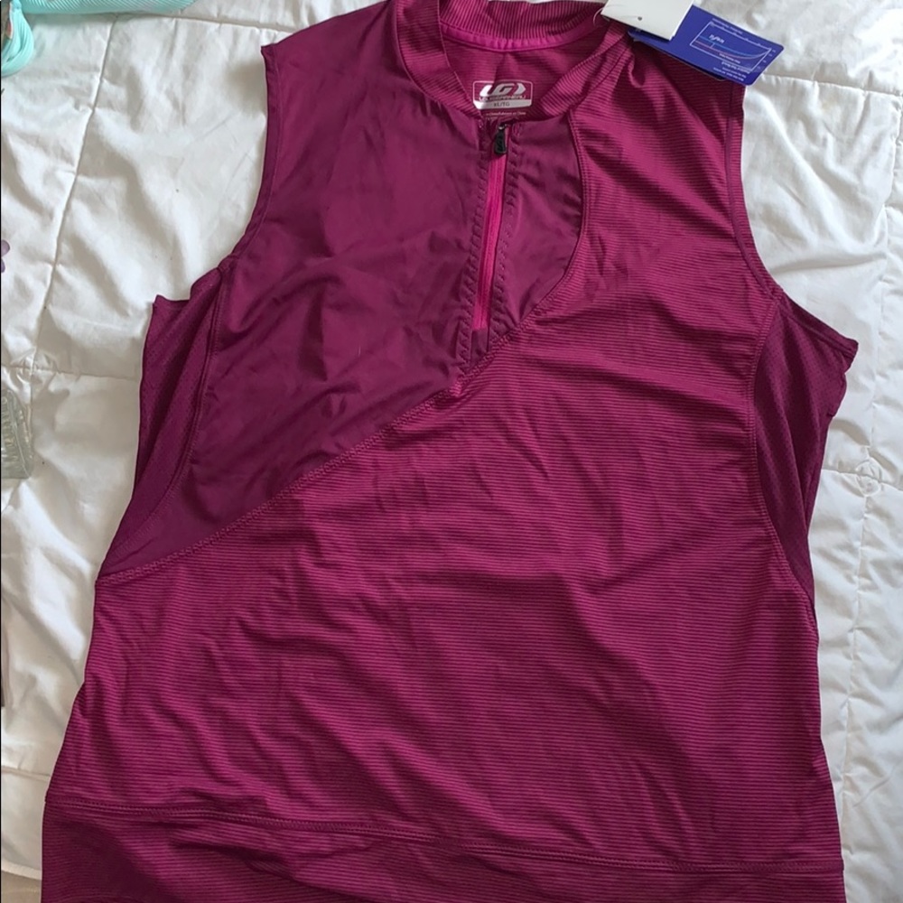 Sports top
